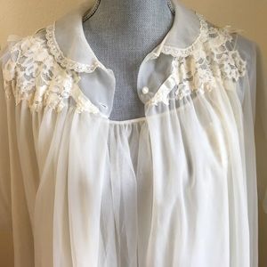 1950s Lingerie - Van Raalte - Peignor Nightie Lace